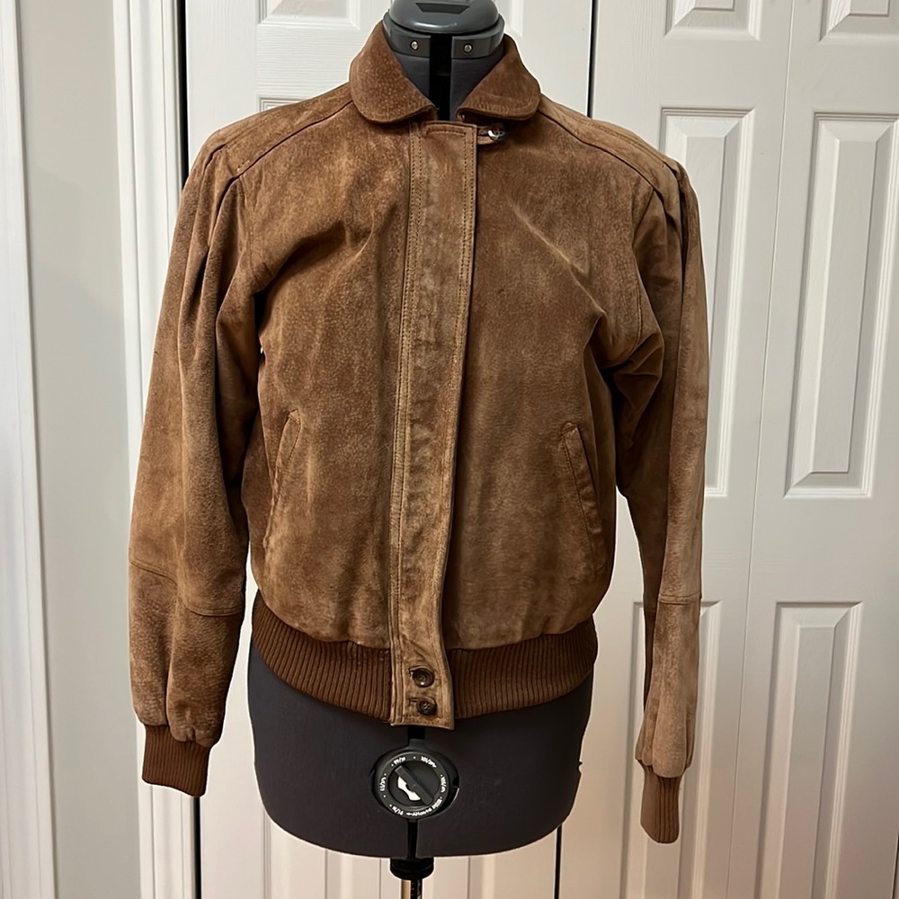 Vintage 80’s suede bomber jacket size 9/10.